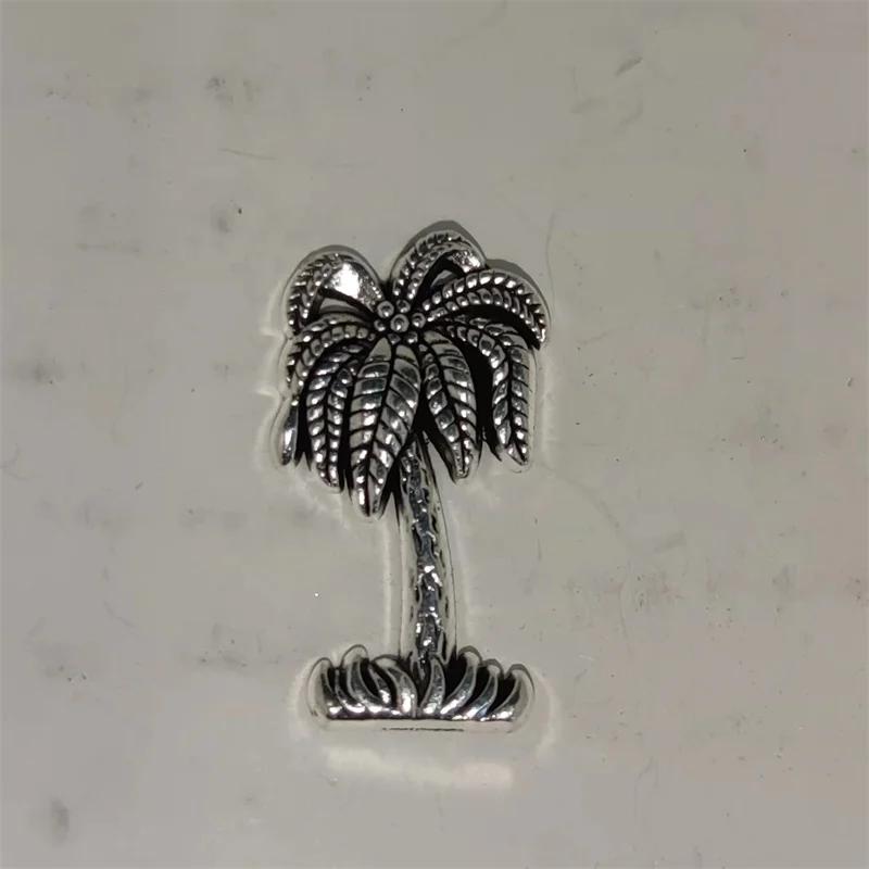 Креативный серебряный значок и – обзор и цена Men Accessories Silver