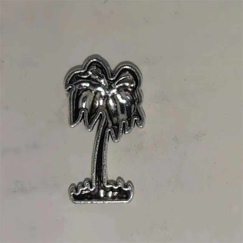 Креативный серебряный значок и – обзор и цена Men Accessories Silver